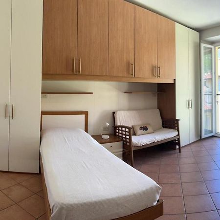 Lecco Only Females Guest House Eksteriør bilde