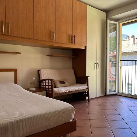Lecco Only Females Guest House Eksteriør bilde